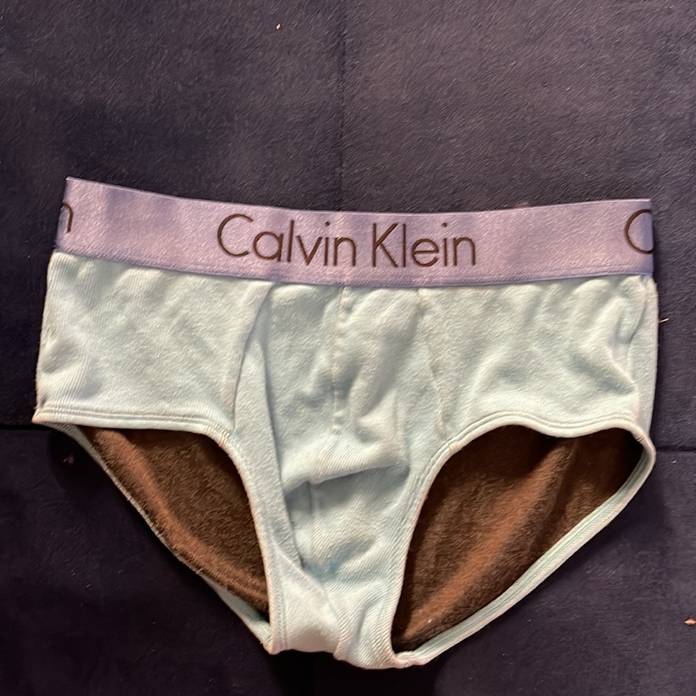 2 briefs 2(x) ist and 1 Calvin Klein